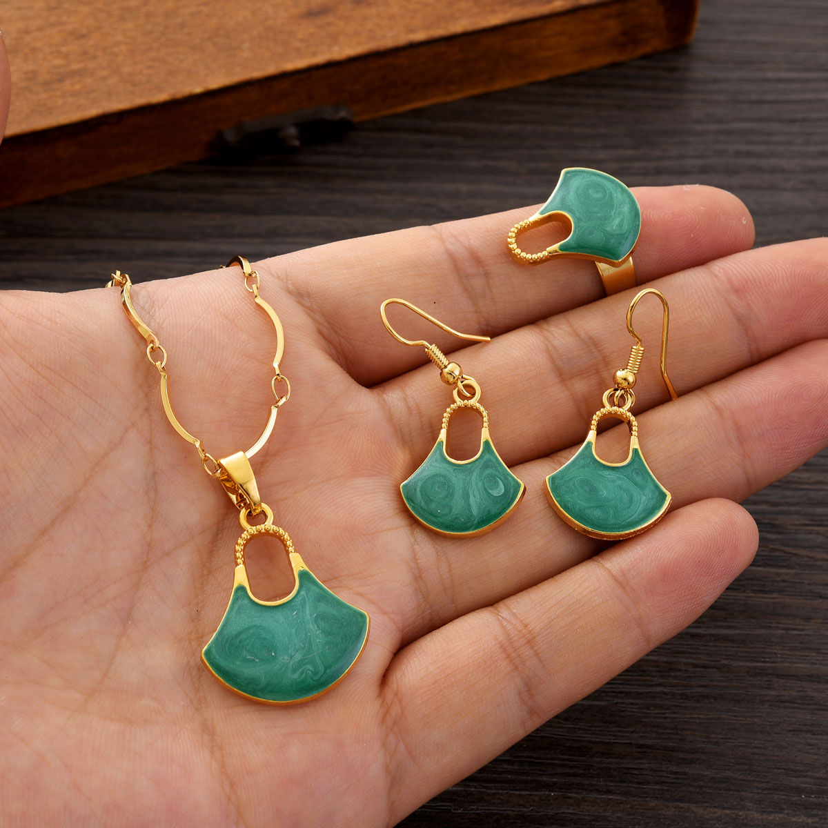 Modisches PNG-Schmuckset in Go – Women Accessories India Bewertung und Preis