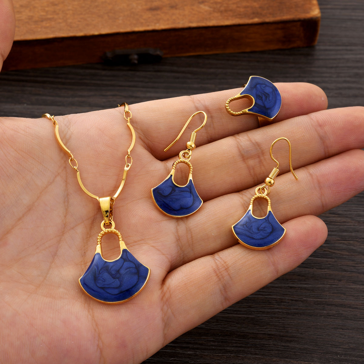 Modisches PNG-Schmuckset in Go – Women Accessories India Bewertung und Preis